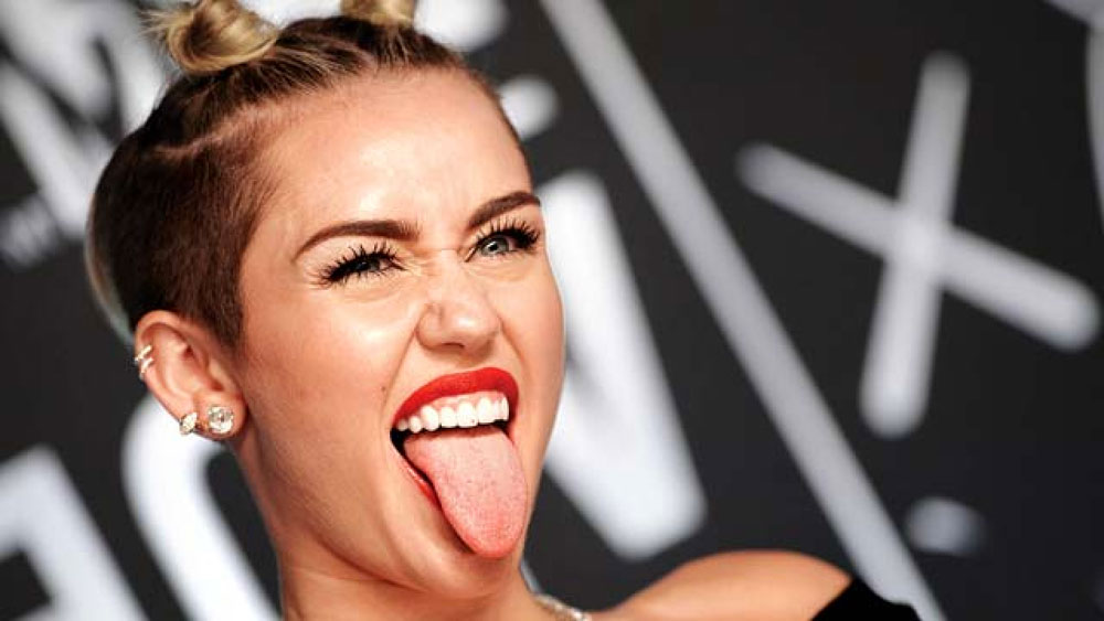 miley-cyrus-fart-face